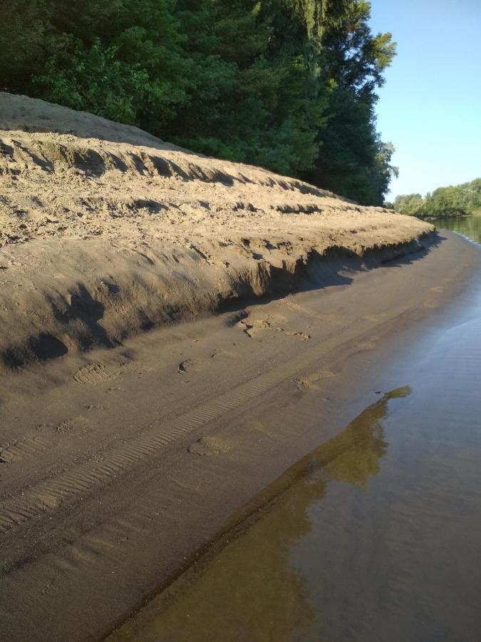 Golya Vendeghaz Lägenhet Tiszaug Exteriör bild