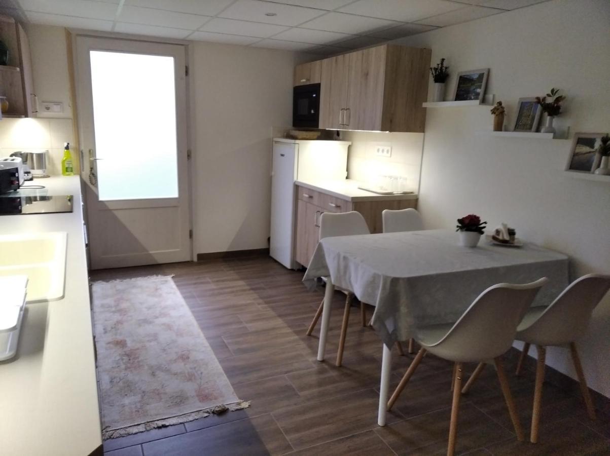 Golya Vendeghaz Lägenhet Tiszaug Exteriör bild