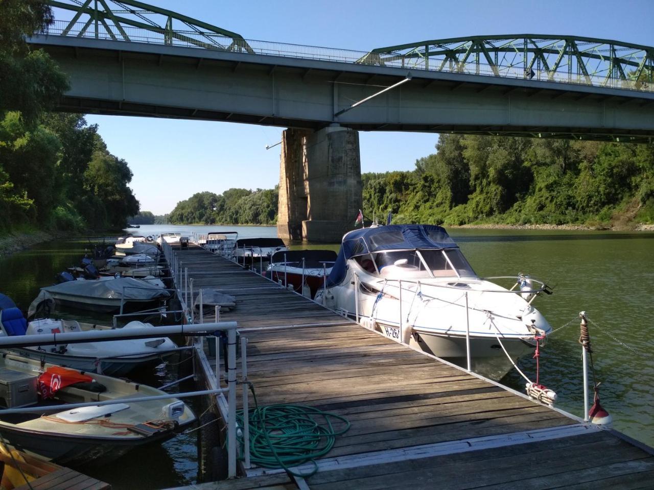 Golya Vendeghaz Lägenhet Tiszaug Exteriör bild